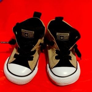 Kids converse sneaker